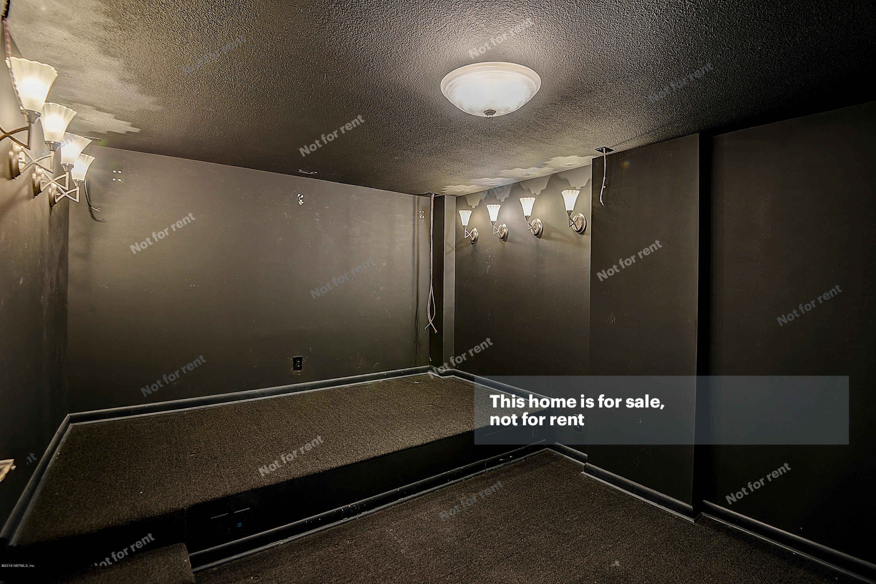 1152 Crown Drive Jacksonville, FL 32221 - Photo 14 of 31 a close view of closet