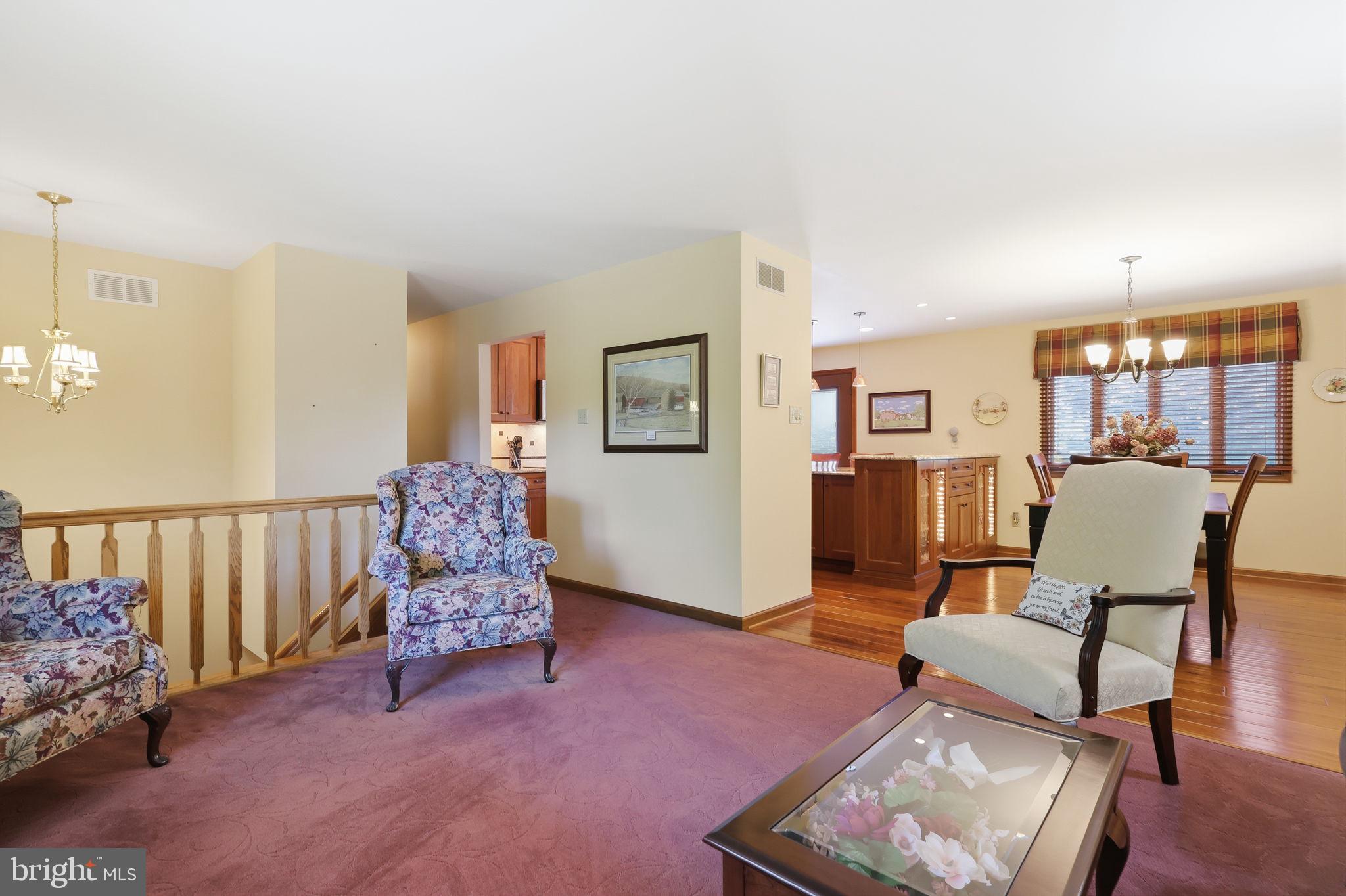 2733 Village Road Langhorne, PA 19047 - Photo 4 of 42