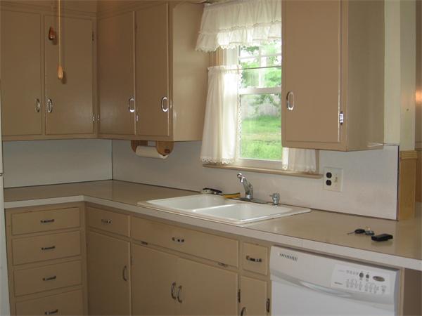 117 Oregon Street Springfield, MA 01118 - Photo 4 of 12