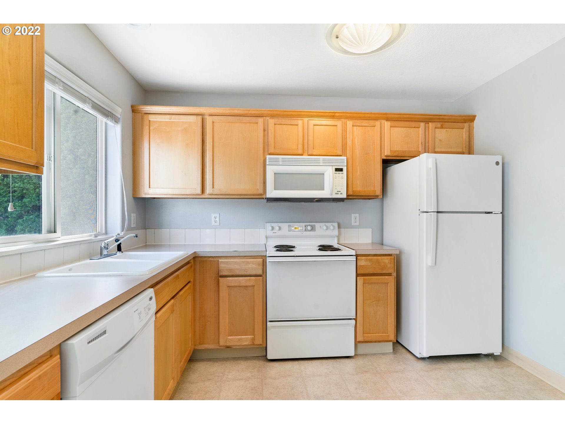 255 North 18th Street, Unit 15 St. Helens, OR 97051 - Photo 8 of 31 Kitchen