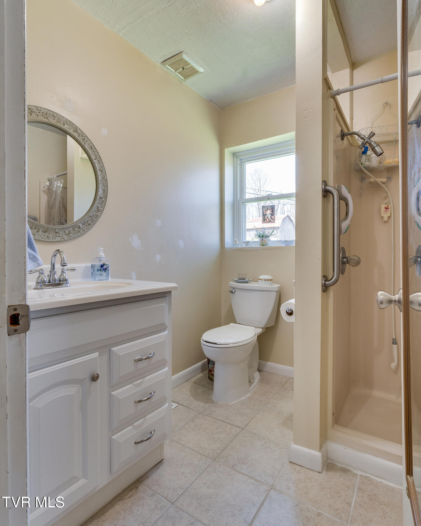 5759 Ring Road St. Paul, VA 24283 - Photo 18 of 70 016