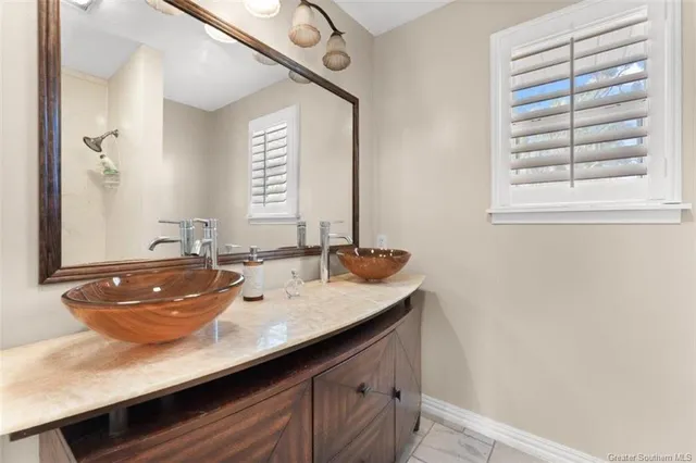 $325,000 | 915 Tanglewood Drive, Lake Charles, LA 70611