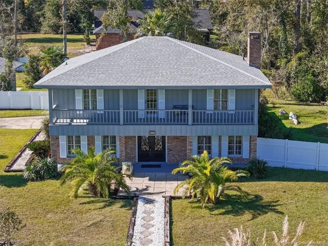 $325,000 | 915 Tanglewood Drive, Lake Charles, LA 70611