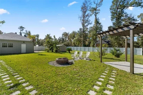 $325,000 | 915 Tanglewood Drive, Lake Charles, LA 70611