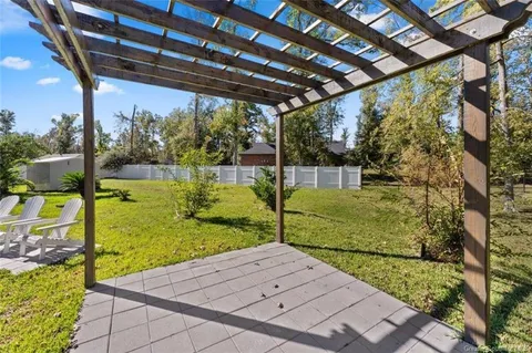 $325,000 | 915 Tanglewood Drive, Lake Charles, LA 70611