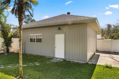 $325,000 | 915 Tanglewood Drive, Lake Charles, LA 70611