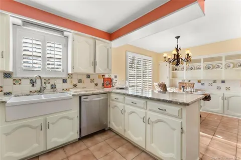 $325,000 | 915 Tanglewood Drive, Lake Charles, LA 70611