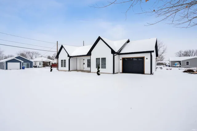 $205,000 | 412 East Poplar Street, Kokomo, IN 46902