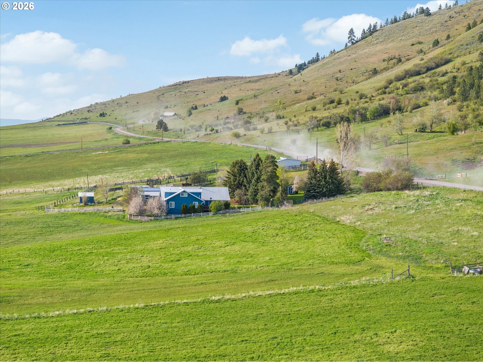 61938 High Valley Road Union, OR 97883 - Photo 14 of 46 a view of a field with an ocean