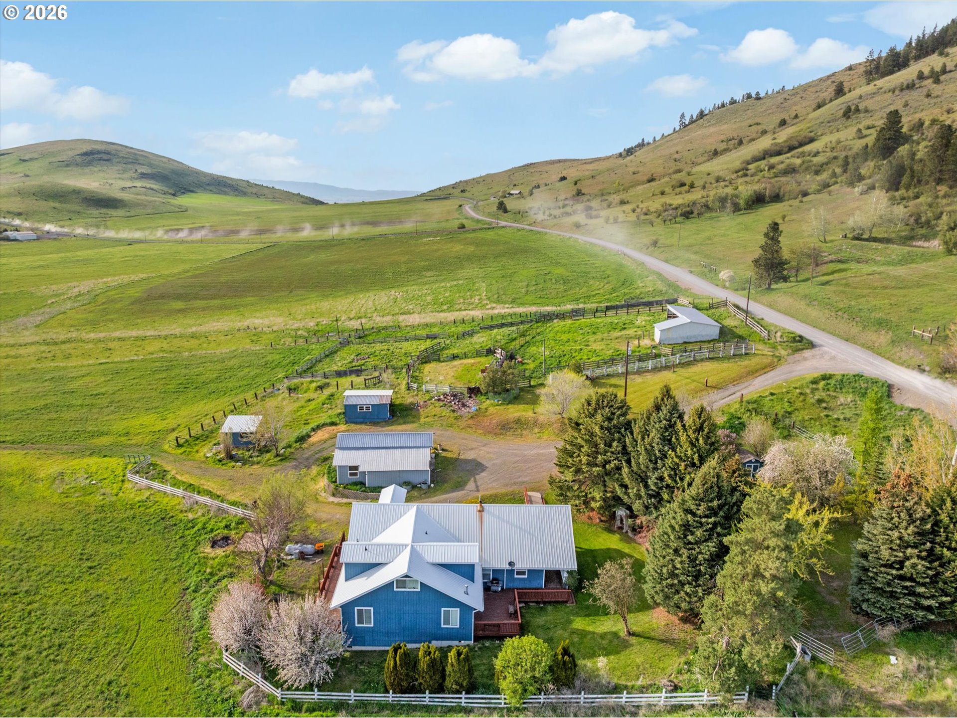 61938 High Valley Road Union, OR 97883 - Photo 20 of 46 a view of a city