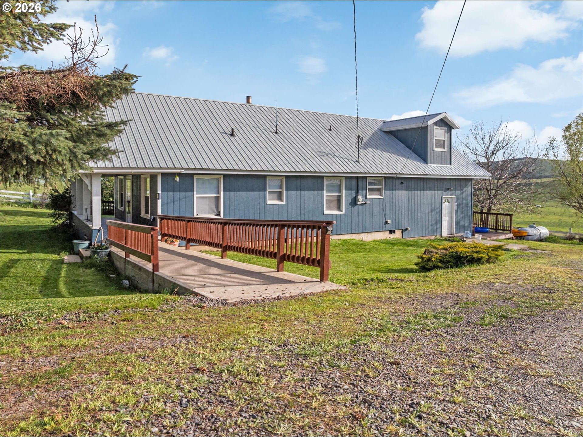 61938 High Valley Road Union, OR 97883 - Photo 25 of 46 a view of a house with a yard