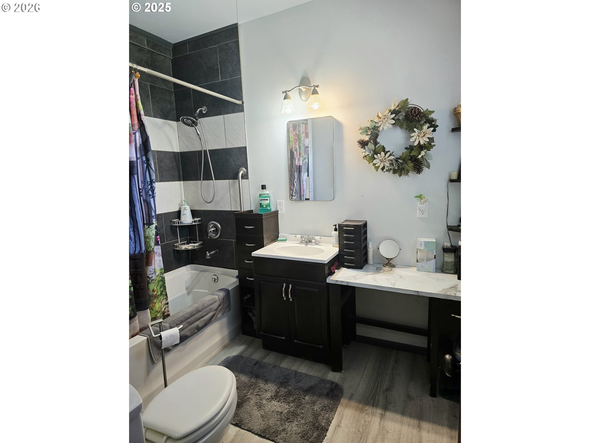 61938 High Valley Road Union, OR 97883 - Photo 38 of 46 a bathroom with a sink vanity granite and a mirror