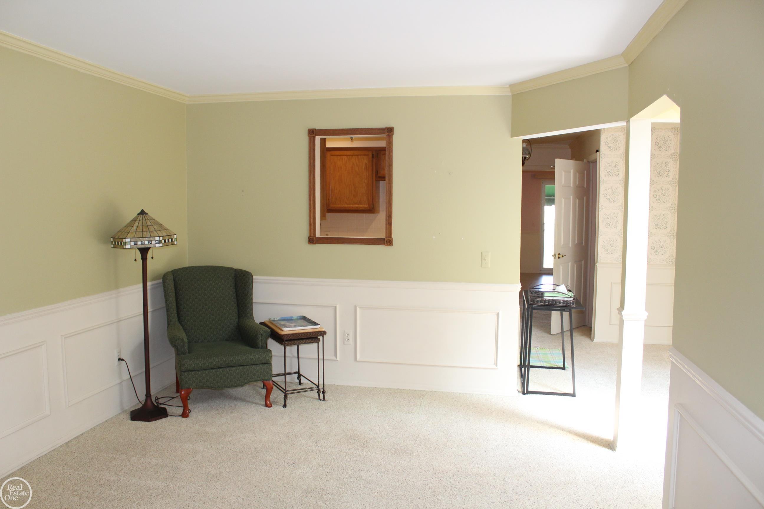 31654 Hoover Road Warren, MI 48093 - Photo 10 of 21 50152370-11f0240d-1b02-4914-ae27-f1f87f636e04.JPG