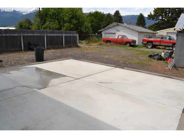 $240,000 | 604 Southwest 2nd Street, Enterprise, OR 97828