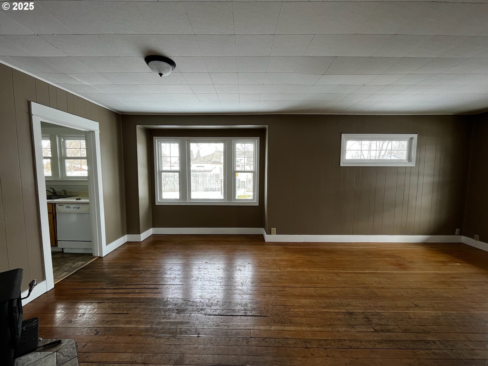 604 Southwest 2nd Street Enterprise, OR 97828 - Photo 4 of 20 Living Room