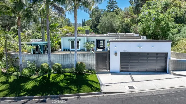 $1,885,000 | 15514 High Knoll Road, Encino, CA 91436