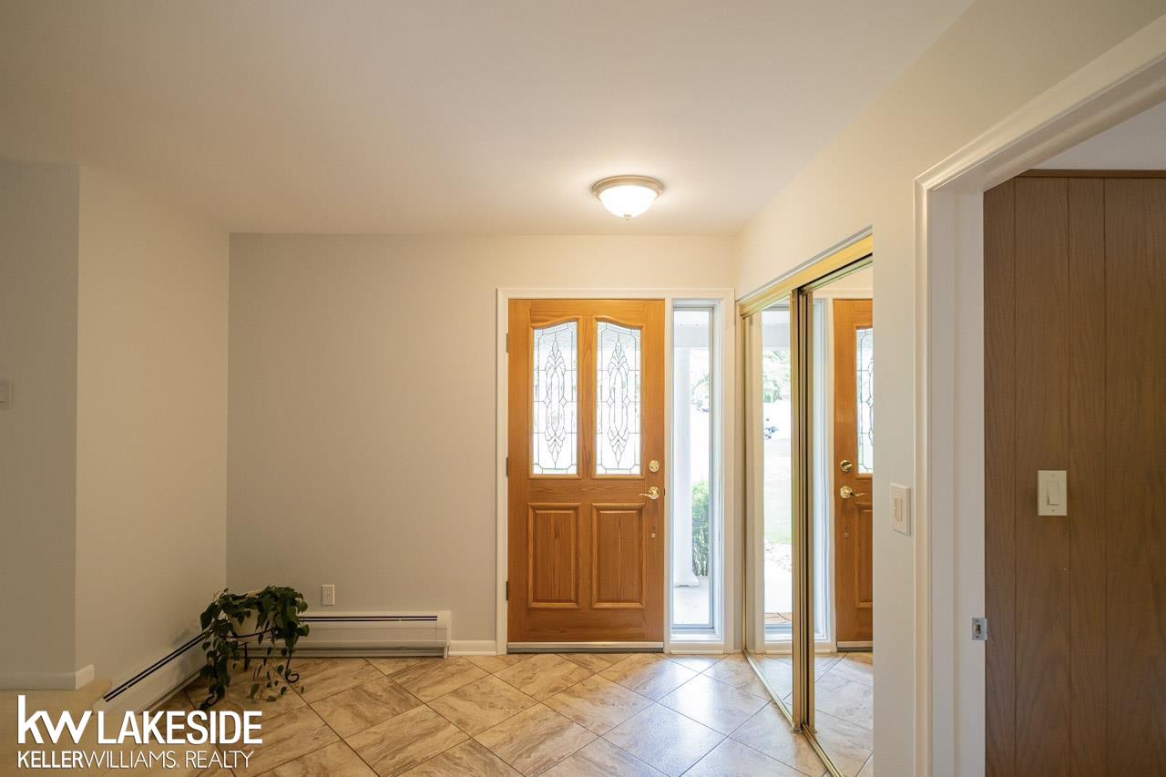 639 Alpine Court Rochester Hills, MI 48309 - Photo 5 of 54