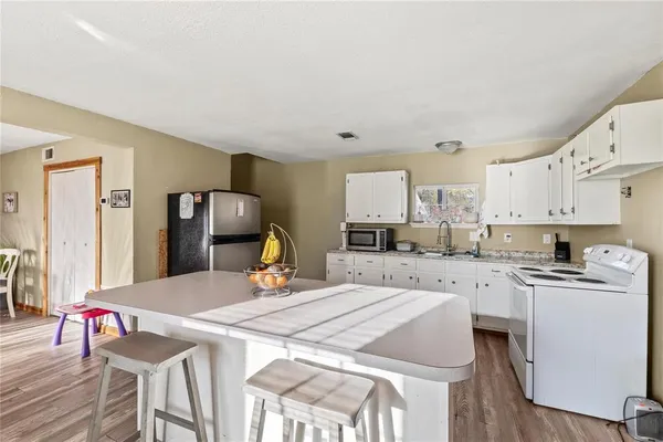 $195,000 | 303 Whispering Oaks Trail, Payne Springs, TX 75156