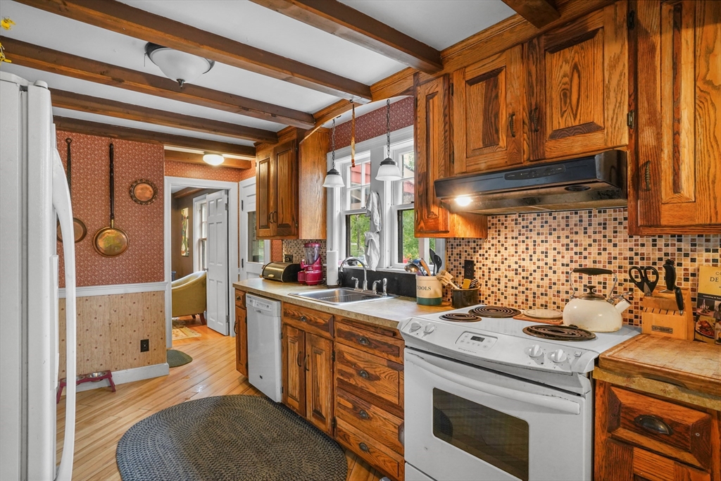 207 Topsfield Road Wenham, MA 01984 - Photo 16 of 20
