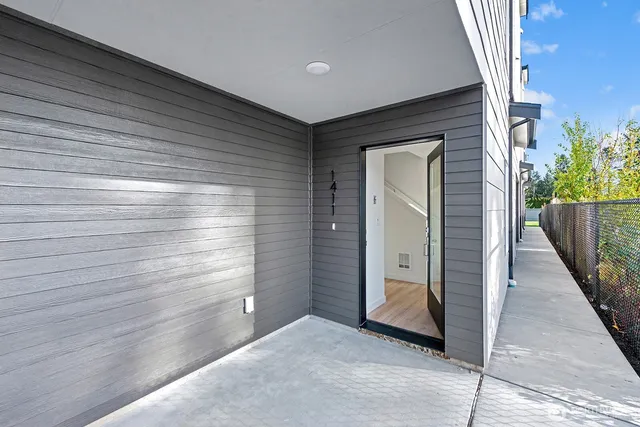 $749,950 | 1411 Southwest 111th Lane, Seattle, WA 98146