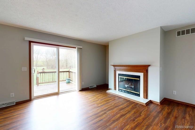 4283 Howe Road Grand Blanc, MI 48439 - Photo 12 of 33
