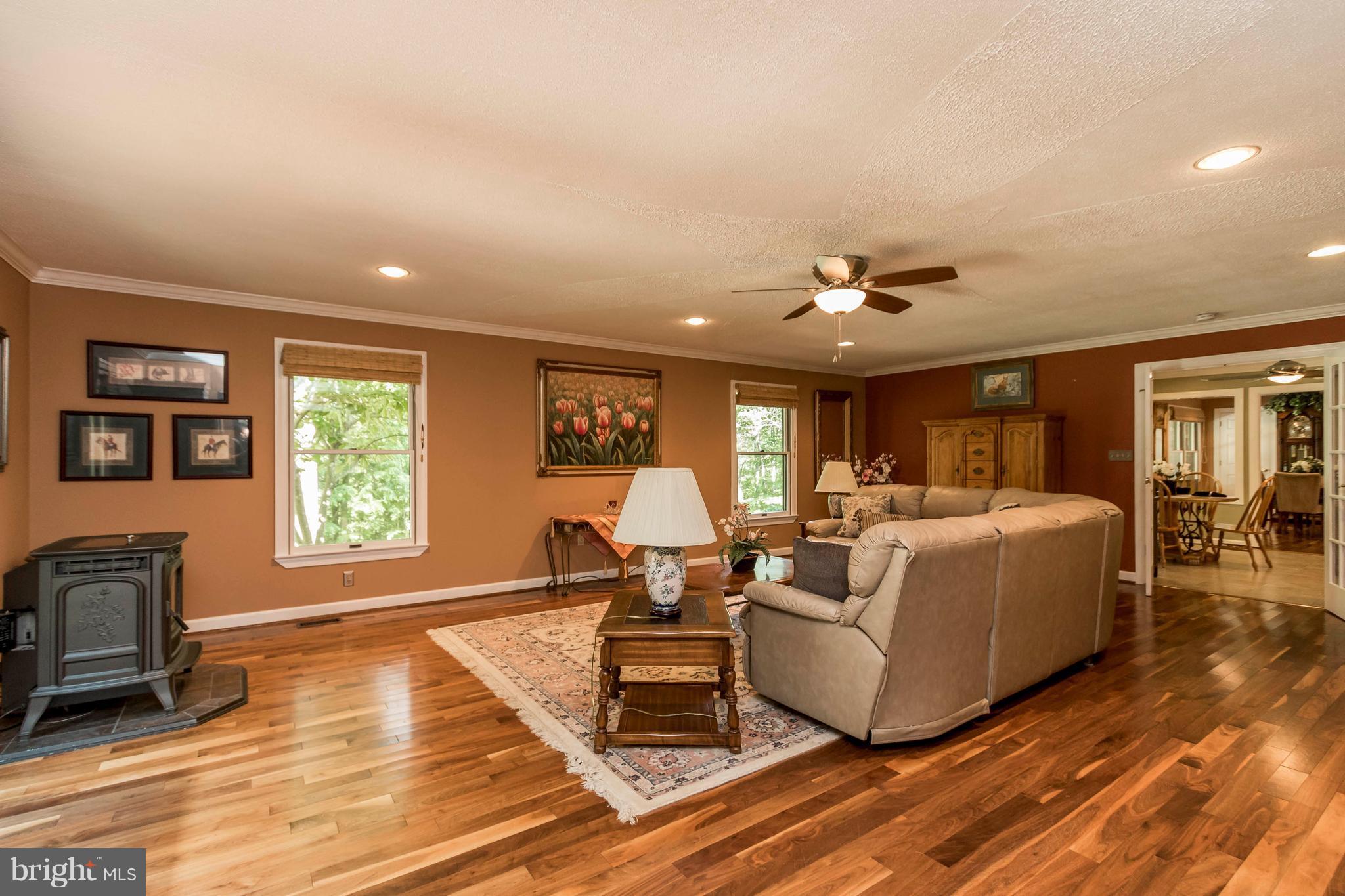 6687 Thumb Run Road Marshall, VA 20115 - Photo 22 of 29 Family Room