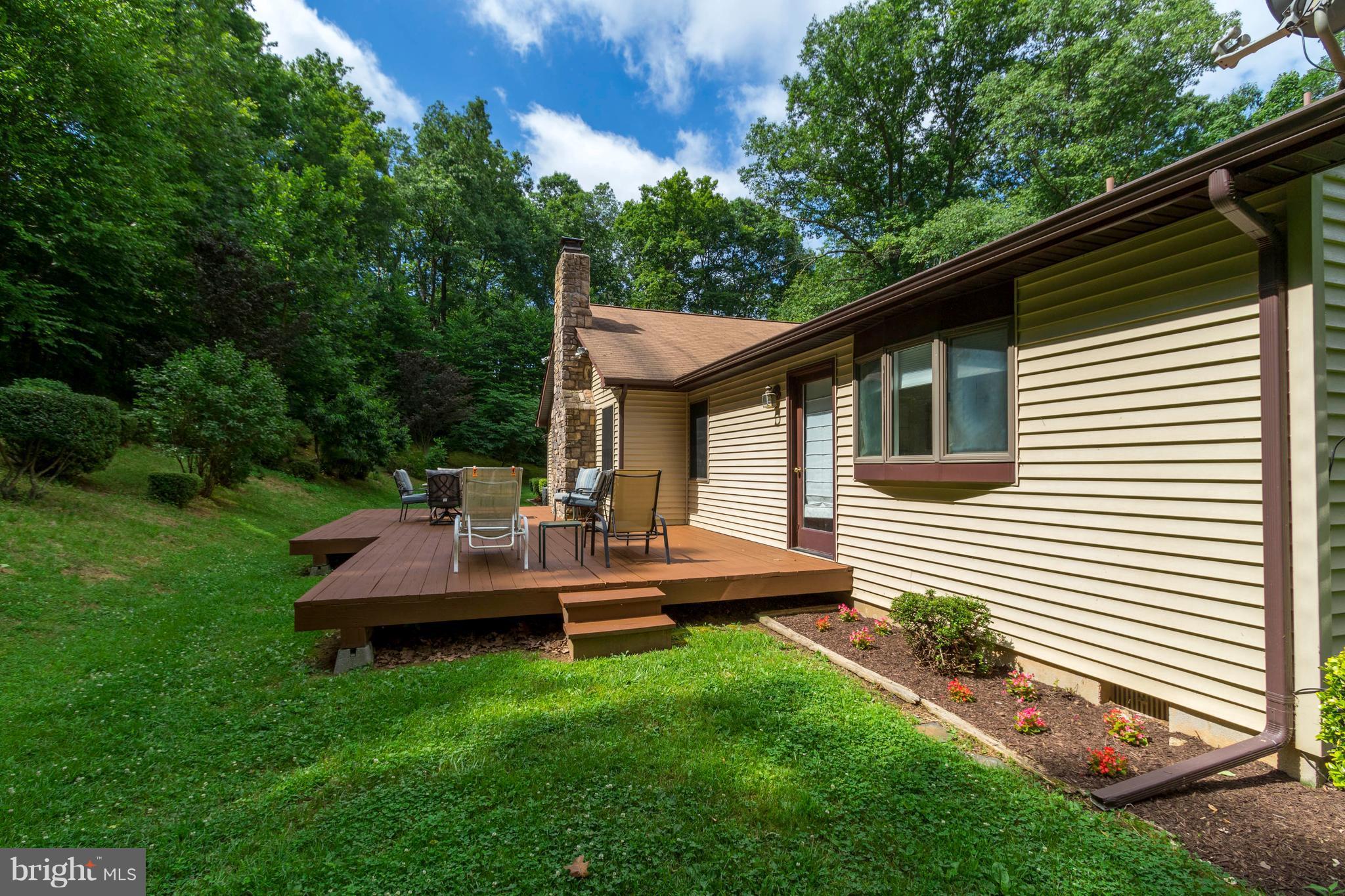 6687 Thumb Run Road Marshall, VA 20115 - Photo 5 of 29 Exterior (Rear)