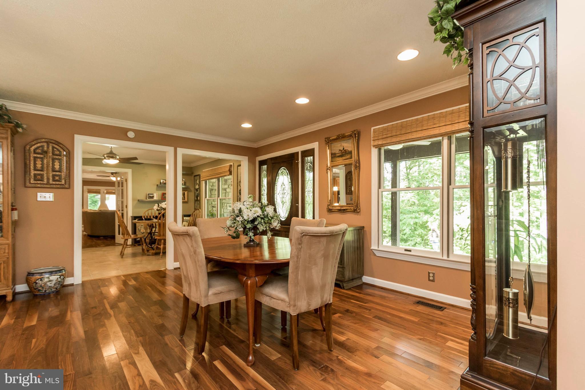 6687 Thumb Run Road Marshall, VA 20115 - Photo 9 of 29 Dining Room