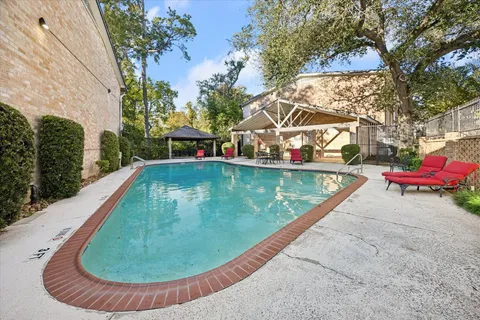 $295,000 | 1802 Stoney Brook Drive, Unit 102, Houston, TX 77063