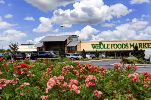 $295,000 | 1802 Stoney Brook Drive, Unit 102, Houston, TX 77063