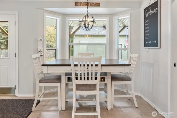 $900,000 | 17018 45th Street East, Lake Tapps, WA 98391