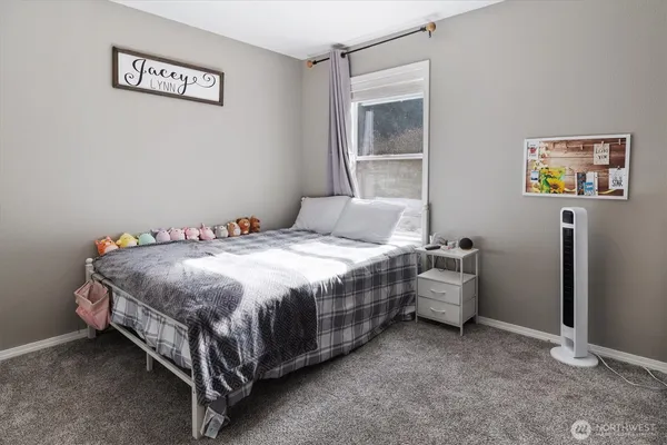 $900,000 | 17018 45th Street East, Lake Tapps, WA 98391