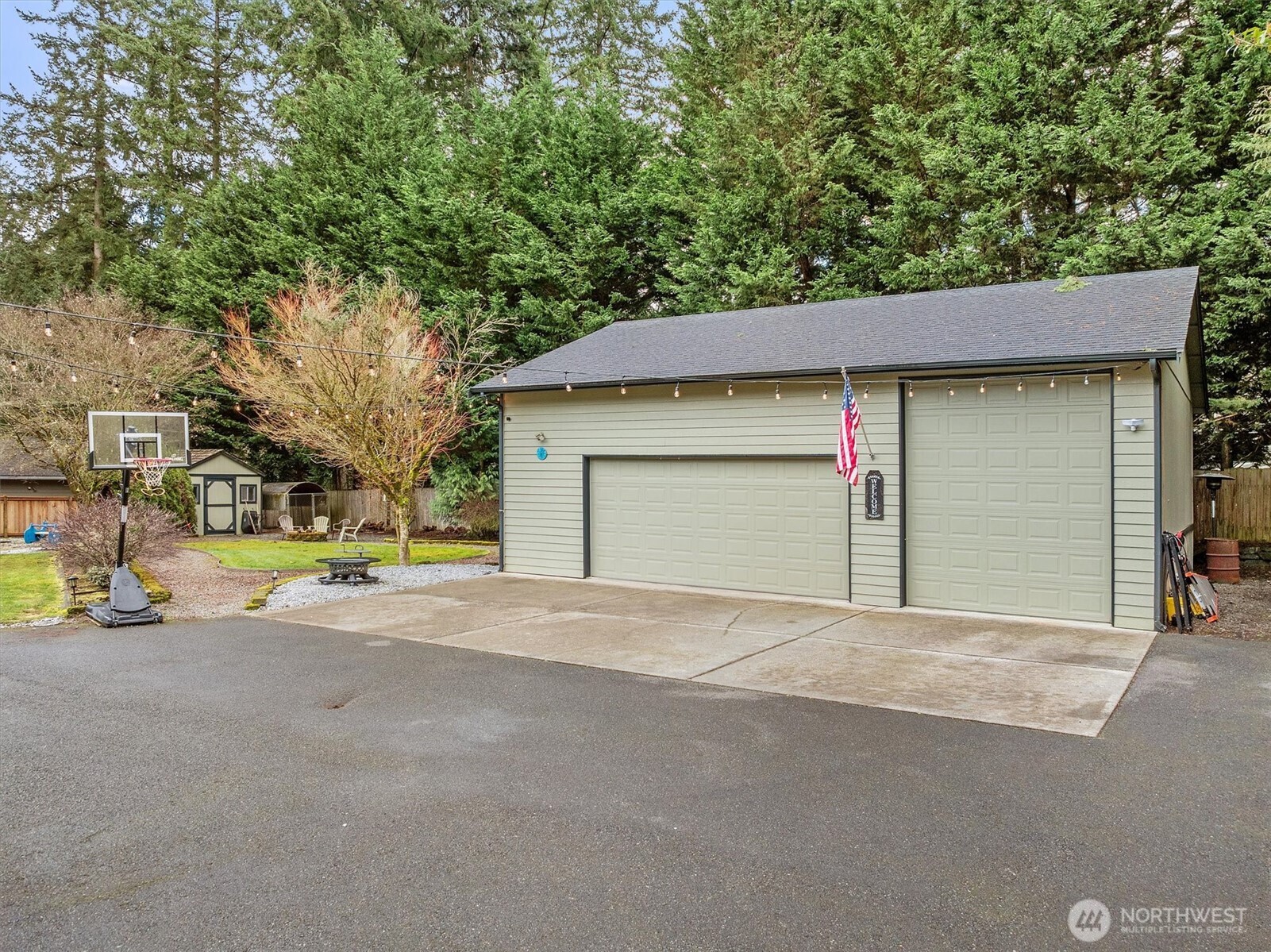 17018 45th Street East Lake Tapps, WA 98391 - Photo 33 of 40 a house with a outdoor space