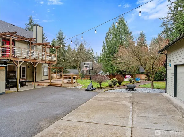 $900,000 | 17018 45th Street East, Lake Tapps, WA 98391