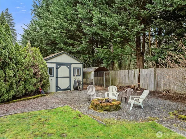 $900,000 | 17018 45th Street East, Lake Tapps, WA 98391