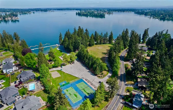 $900,000 | 17018 45th Street East, Lake Tapps, WA 98391