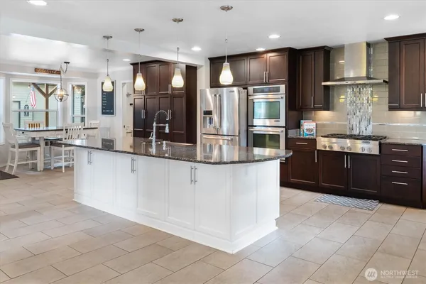$900,000 | 17018 45th Street East, Lake Tapps, WA 98391