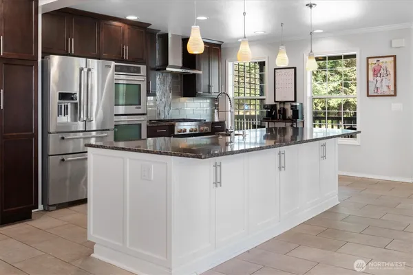 $900,000 | 17018 45th Street East, Lake Tapps, WA 98391