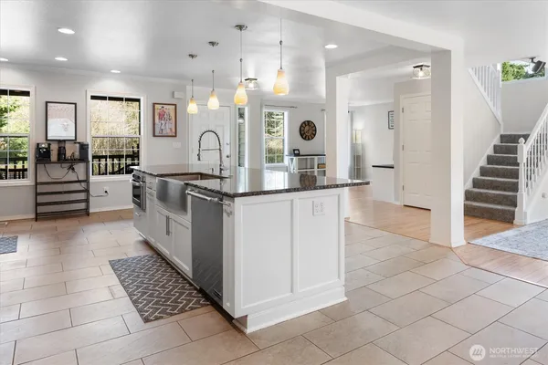 $900,000 | 17018 45th Street East, Lake Tapps, WA 98391