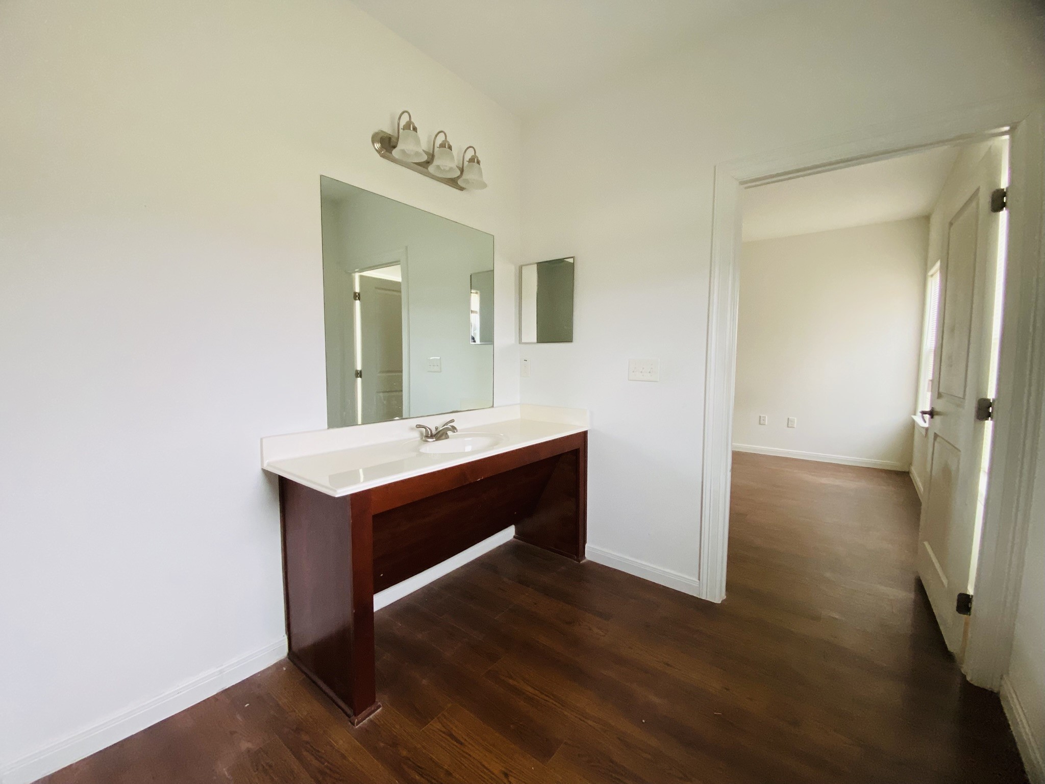 2503 Deats Road Dickinson, TX 77539 - Photo 12 of 28 a room with table and mirror