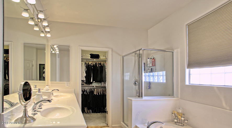 3071 East Ridgewood Lane Gilbert, AZ 85298 - Photo 12 of 24 Master Bathroom