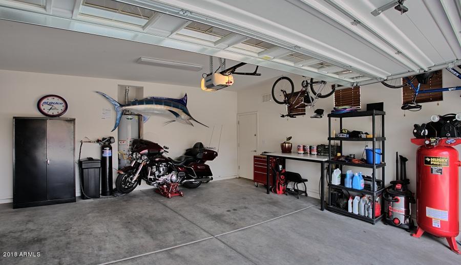 3071 East Ridgewood Lane Gilbert, AZ 85298 - Photo 23 of 24 Garage