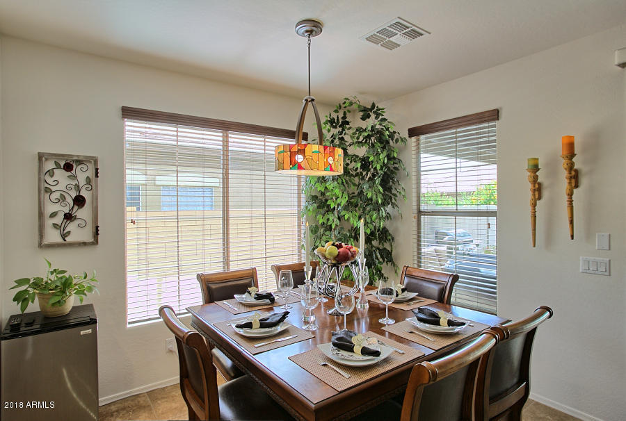 3071 East Ridgewood Lane Gilbert, AZ 85298 - Photo 7 of 24 Breakfast Room