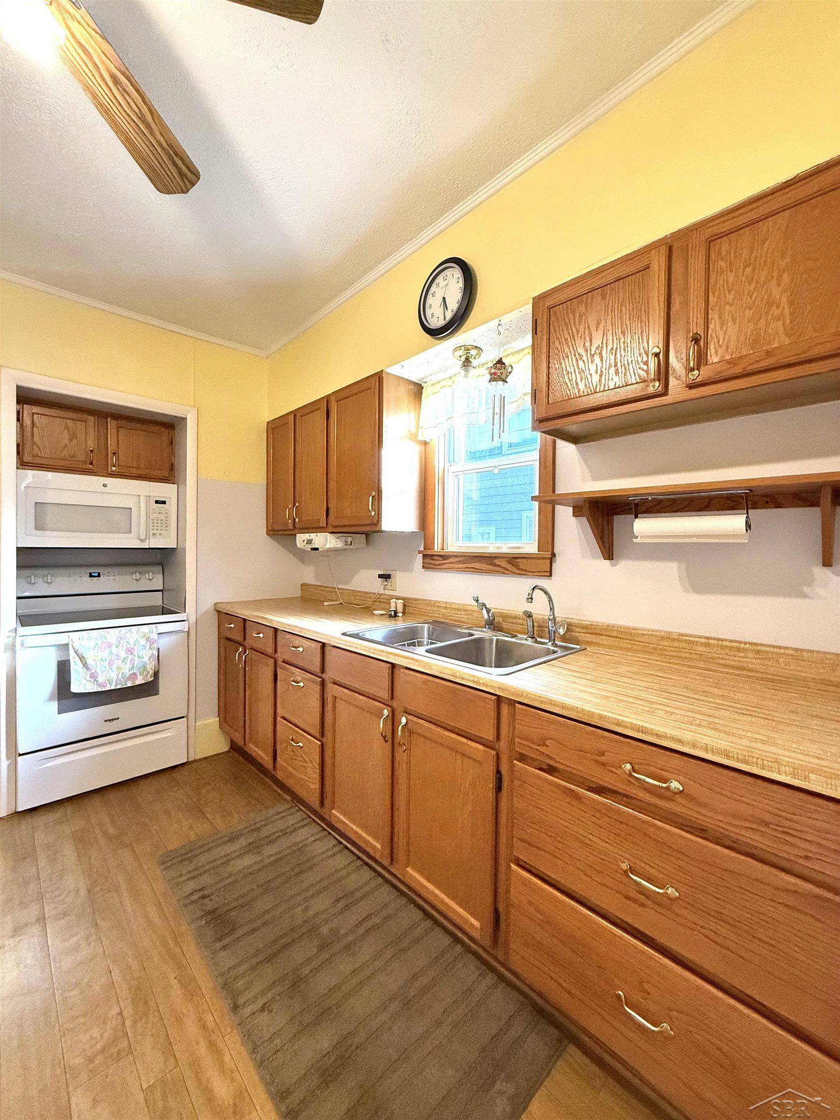 22 West Sebewaing Street Sebewaing, MI 48759 - Photo 3 of 15