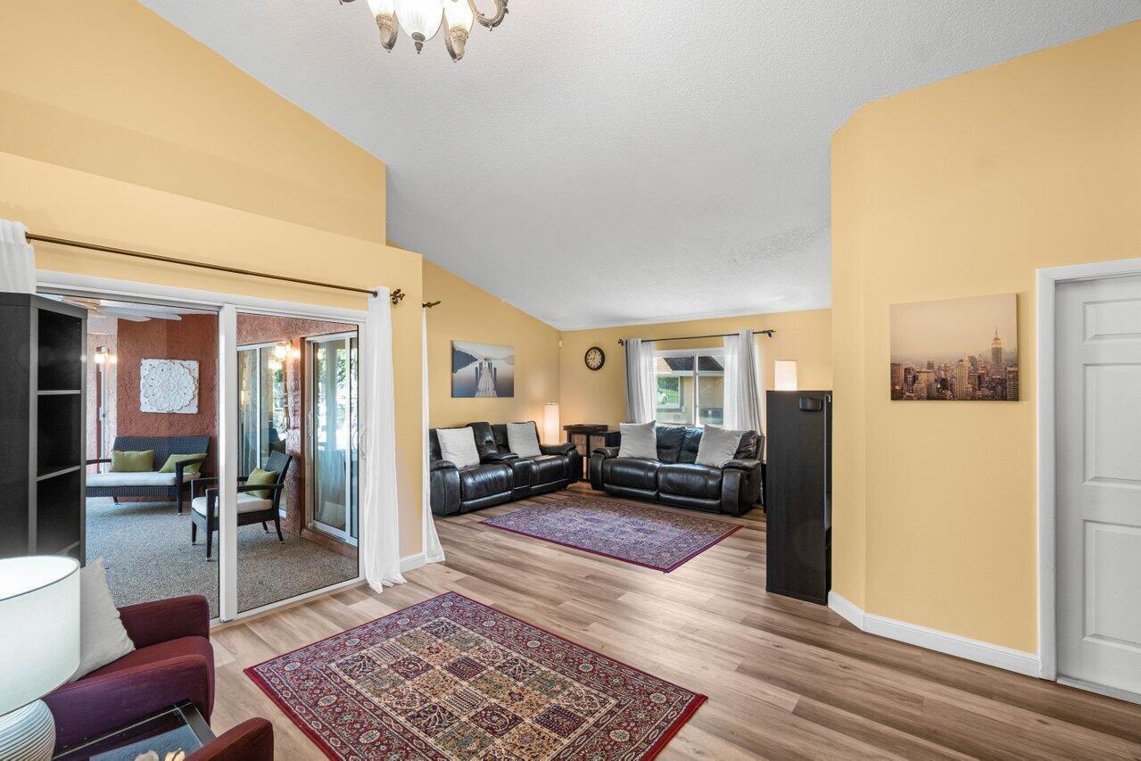 22525 Swordfish Drive Boca Raton, FL 33428 - Photo 7 of 41 007-22525SwordfishDrive-BocaRaton-FL-334