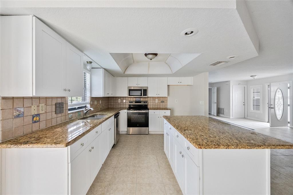 4369 Marine Parkway New Port Richey, FL 34652 - Photo 9 of 28