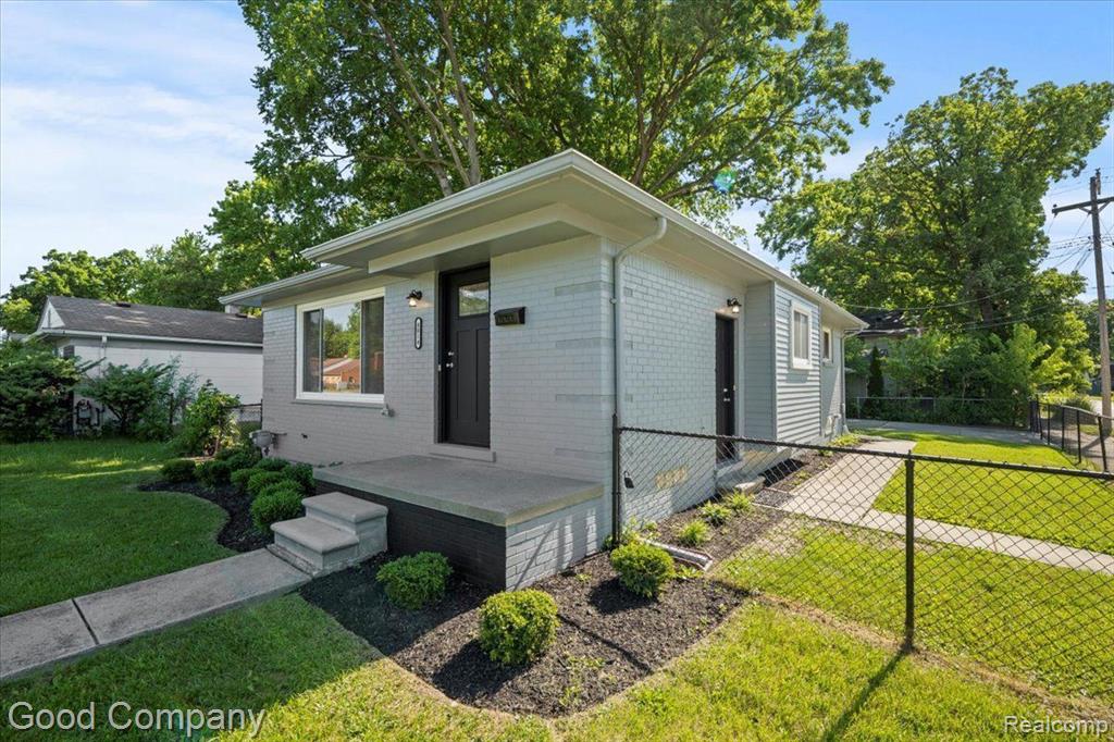 4014 Greenfield Road Berkley, MI 48072 - Photo 3 of 41