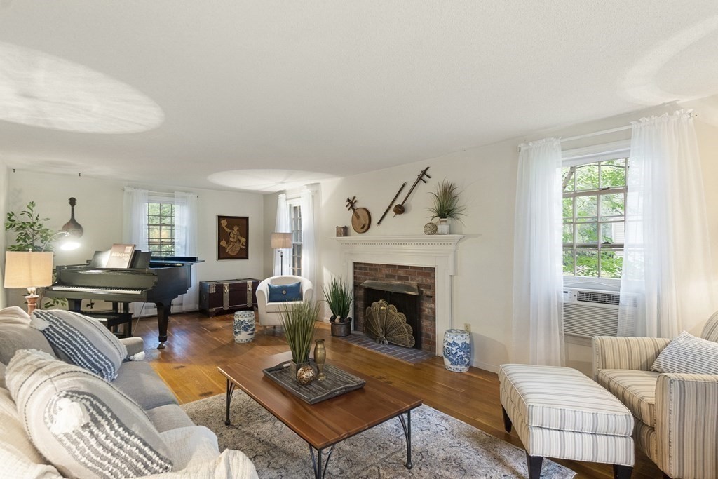 9 Perkins Circle Topsfield, MA 01983 - Photo 2 of 40