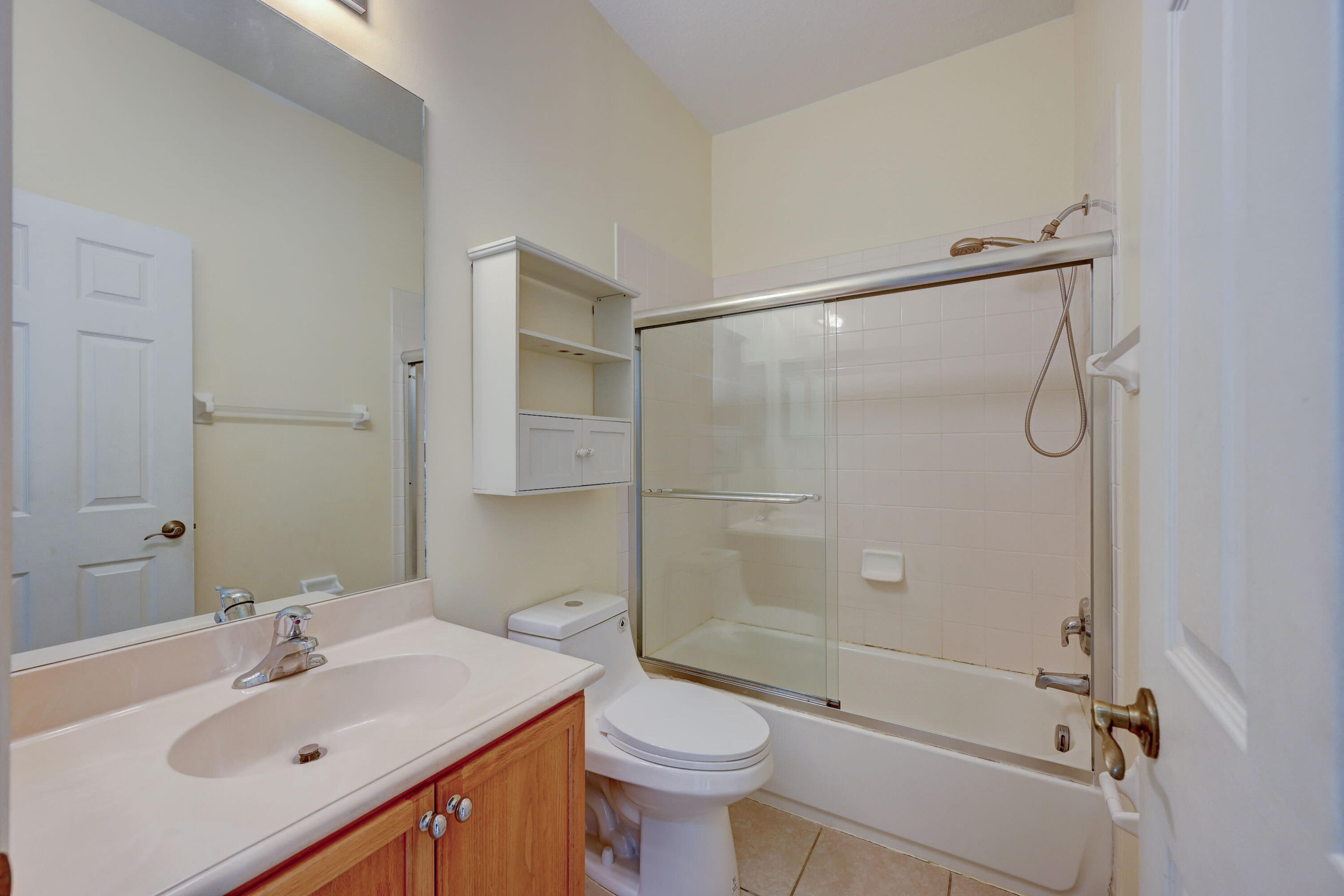 1092 Northwest 18th Avenue Boca Raton, FL 33431 - Photo 8 of 10 2nd floor Bathroom
