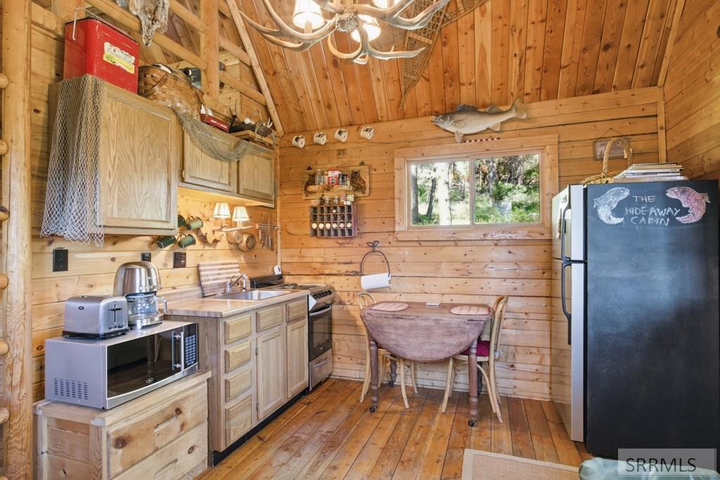 21 Pinetree Drive Salmon, ID 83467 - Photo 6 of 71